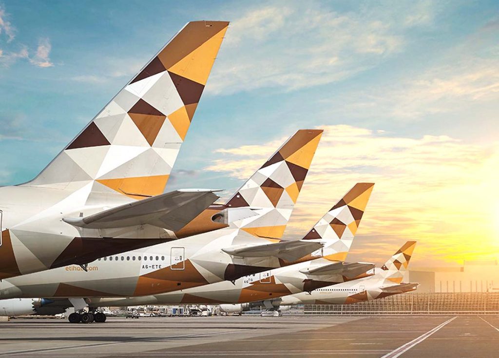 از چه رنگی برای رنگ بدنه هواپیما استفاده میشود؟