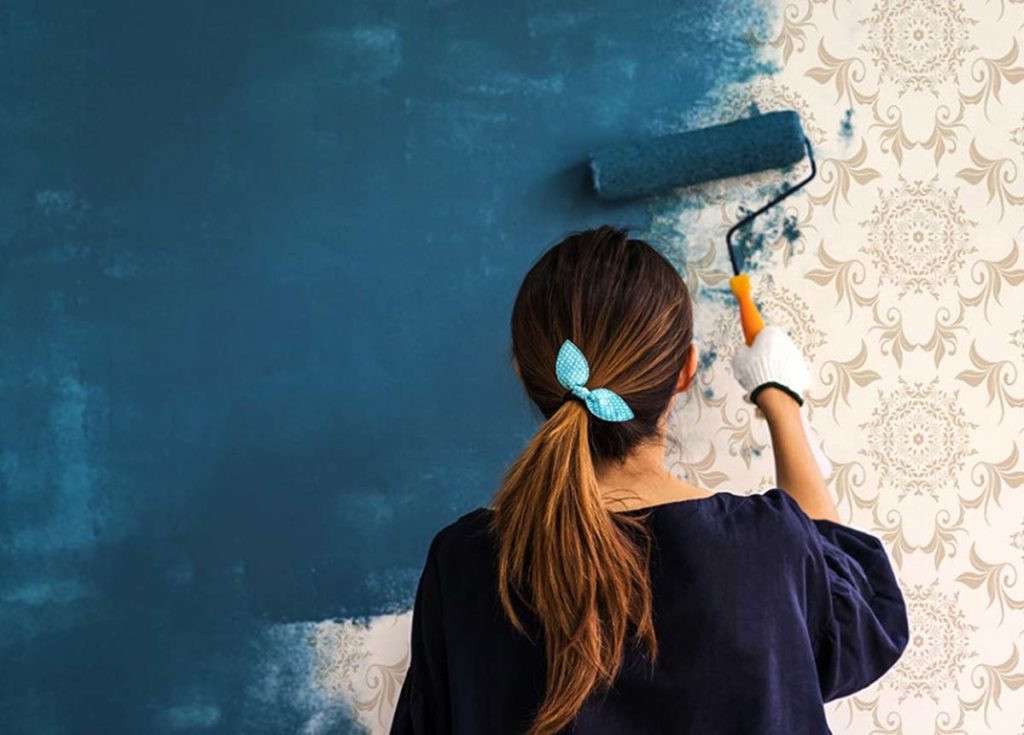 راهنمای رنگ آمیزی به روی کاغذ دیواری