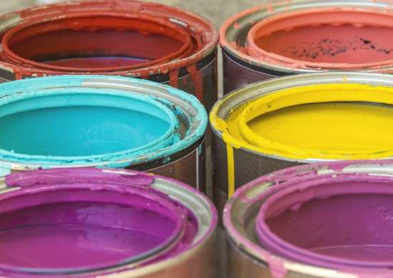 از خشک شدن رنگ هنگام رنگ آمیزی دیوار جلوگیری کنید